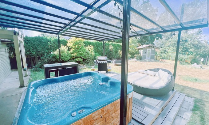 Chilliwack Proper Village West House | Spacious 7-Bedroom Home with Pool Near Downtown
