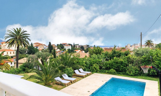 Riou - Petit Juas - Av de Grasse Villa | Idyllic 15-Bed Villa with Ocean View Steps from Croisette
