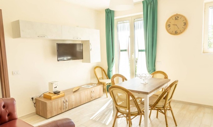 Ospedaletto D'Alpinolo Apartment | Large and spacious apartment with a view of Nature (Picchio 3)