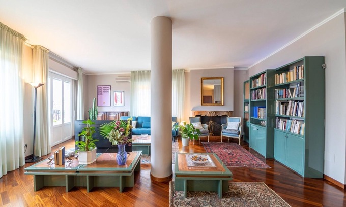 Parma City Centre Apartment | Bright Penthouse in Parma: Guest Rated 9.8 & Pet Friendly