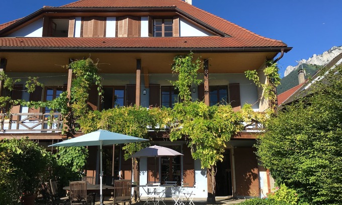 Menthon-Saint-Bernard House | Beautiful House with Ocean View in Menthon-Saint-Bernard