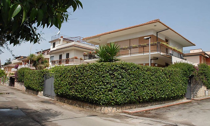 Gianola Apartment | Spacious Apartment for 8 with Ocean View, Steps to Beach