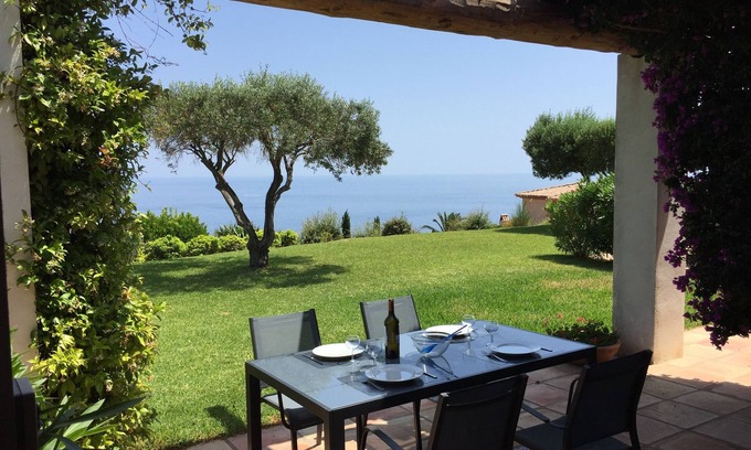 La Nartelle Apartment | Scenic Apartment with Oceanfront Views and Pool Access