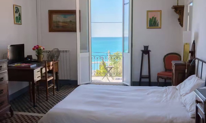 Old Town Apartment | Beautiful Apartment with Breathtaking Ocean Views