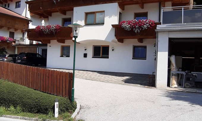 Gerlosbergeben Apartment | Sunny Mountain View Apartment with Pool & Spa Amenities