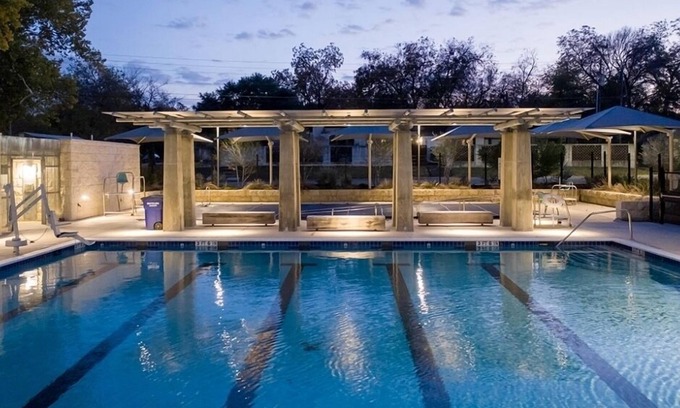 Hancock Apartment | Modern Apartment Near UT & Downtown with Pool Access