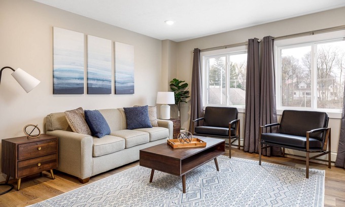 Traverse City Apartment | Spacious Downtown Apartment with AC and Beach Access