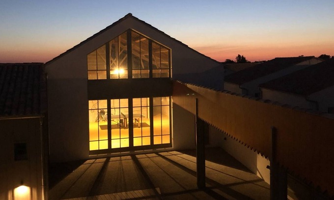 Loix House | Architect-Designed Home with Pool and Yoga Studio Retreat