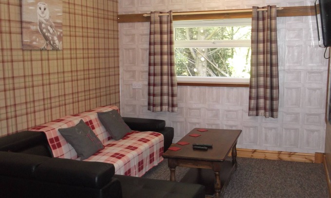 Glenurquhart House | Spacious B&B Suite with Kitchen at Steading Highland Glen Lodge