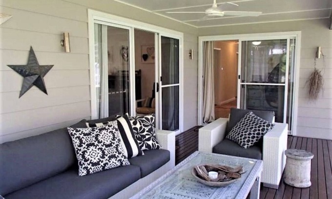 Manyana House | Inviting Beach House Steps from 2 Beautiful Beaches