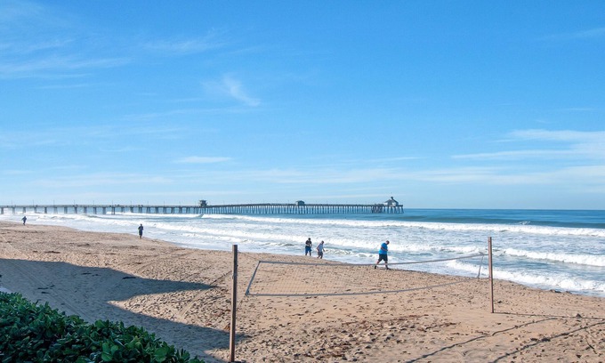 Imperial Beach Apartment | Beachfront 3 Bedroom Condo with Pool and Ocean Views