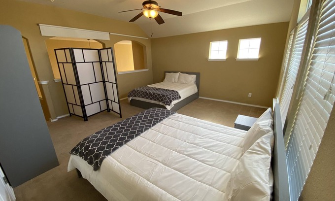 Round Rock House | Elegant Family Retreat in Upscale Neighborhood with Amenities