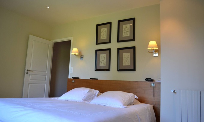 Lestonat - Monsejour House | Relaxing Bordelais Golf House with Private Pool Escape
