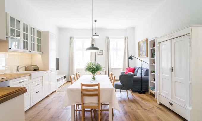 Stare Miasto Apartment | Cozy Apartment Overlooking the Market - Guest Rated 10/10
