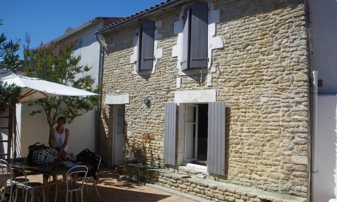 Les Portes-en-Re House | Spacious Houses with Ocean Views in the Picturesque Village