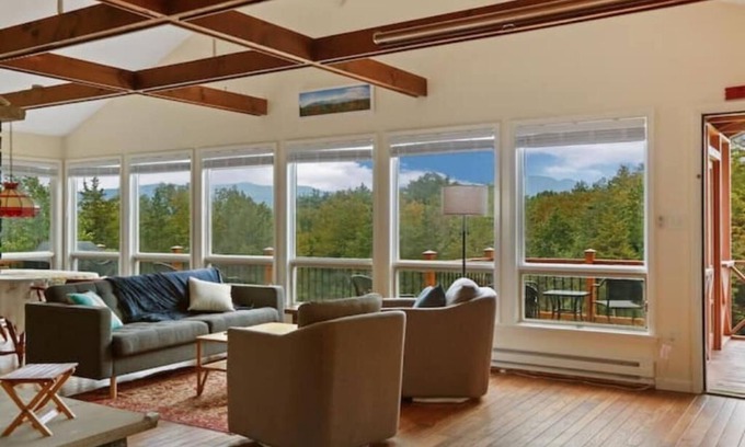 Oak Hill House | Elegant Country House Near Hudson Valley & Catskills Skiing