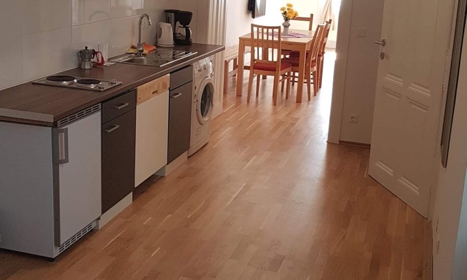 Innere Stadt Apartment | Pet-Friendly Central Two Bedroom Apartment A12 with Breakfast