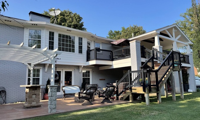 Brownsboro Zorn House | Modern Central Retreat with Spa & Family-Friendly Amenities