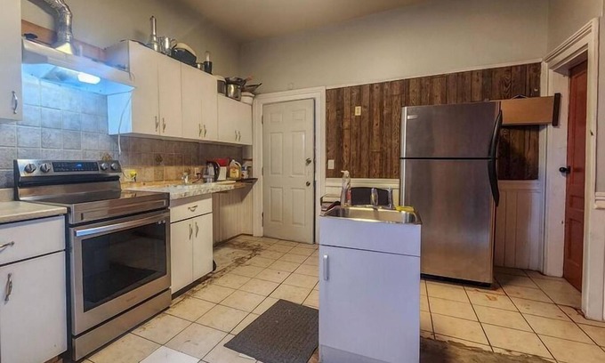 Wiarton House | Large Century home located in Historical town of Wiarton on the Bruce Peninsula