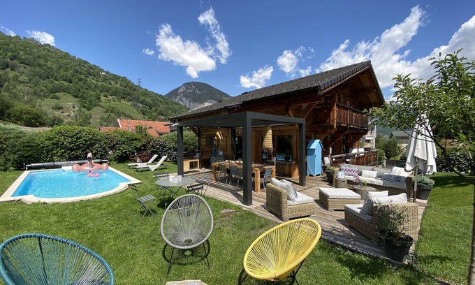 Bourg-Saint-Maurice Ski Chalet | Elegant Chalet in Bourg-Saint-Maurice with Pool and Spa