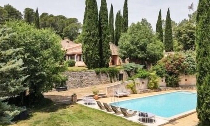 Lorgues Villa | Spacious Villa for 8-16 Guests with Private Pool & More