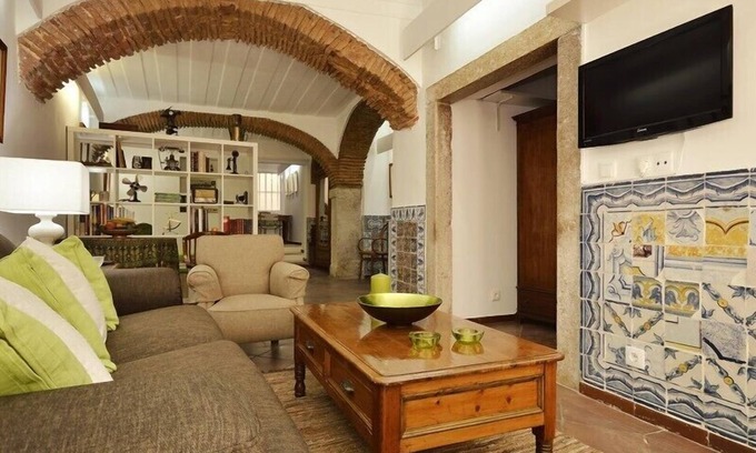 Sacramento Condo | Inviting Open Space Studio with Spa and Pet-Friendly Amenities