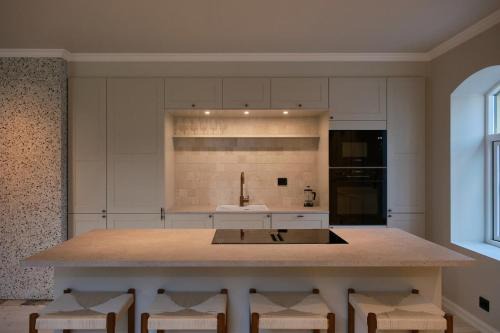 Alesund Apartment | Large city apartment with sea view and parking