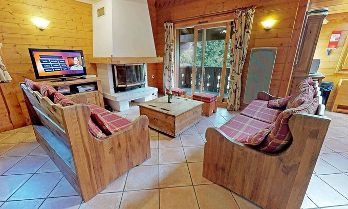 Meribel Centre Apartment | Comfortable Apartment with Easy Access to the Slopes
