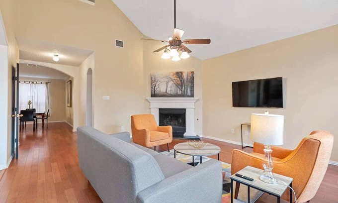 South Arlington House | Family-Friendly 4BR Retreat with Breakfast & Great Location