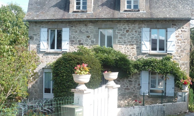 Senaillac-Latronquiere House | Inviting Country House Near Lac du Tolerme in Sénaillac