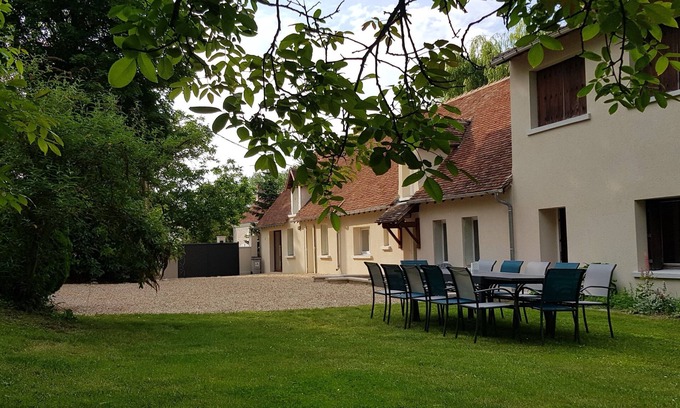 Selles-sur-Cher House | Spacious Country Cottage for Families Near Beauval Zoo