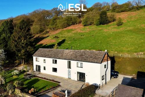 Shelve House | Idyllic Country Farmhouse with Hot Tub & Scenic Views