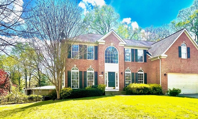 Severna Park House | Large Crabtown Colonial near water 4bd/4br