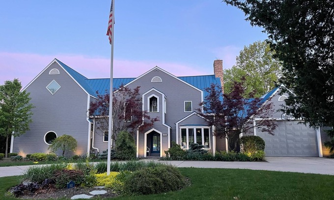 Rockford House | Ideal Custom Home with River Access and Yard Games