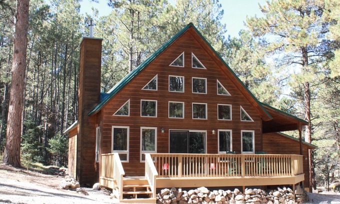 Angel Fire Ski Chalet | Idyllic Retreat with Deck, Pool & Close to Village Trails