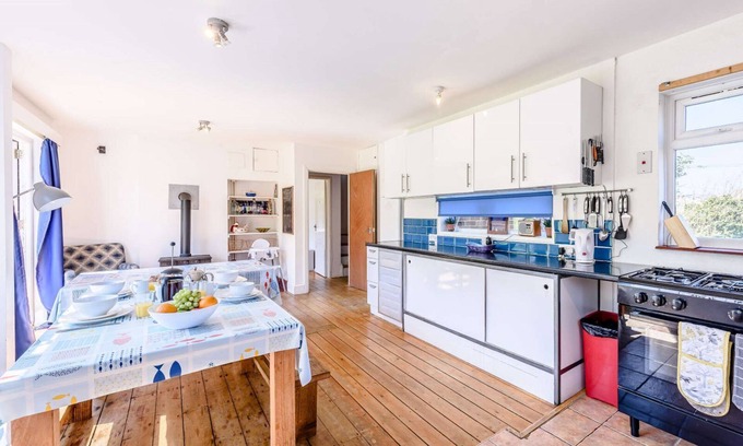 Hastings House | Inviting Detached House Near Town Centre and Oceanfront