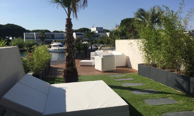 Le Grau-Du-Roi House | Impressive Duplex Marina with Dock and Spa Amenities