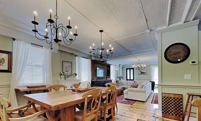 West Dover Apartment | Historic 2BR Retreat: Walk to Dining & Enjoy Ocean Views