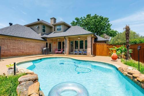 Keller House | Family-Friendly Home with Pool in Keller, Rated 9.5/10
