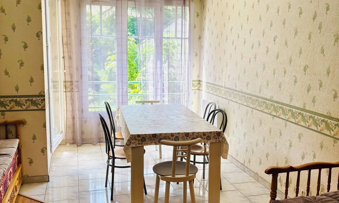 Ris Orangis Apartment | Spacious F4 Apartment with Lake View Near Paris