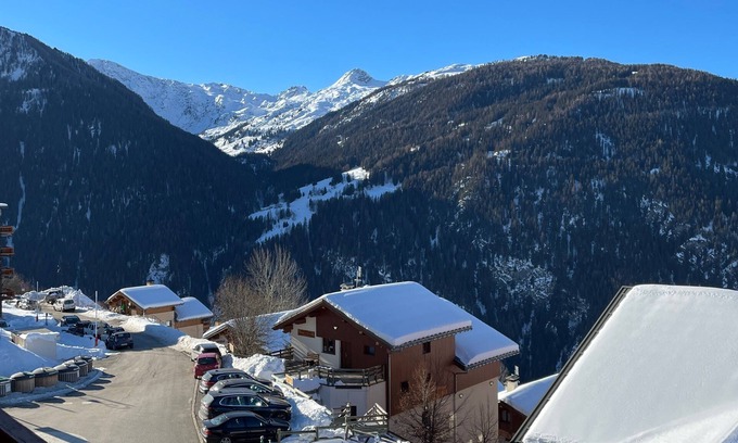 Peisey-Nancroix Apartment | Family Apartment with Breathtaking Views at the Slopes