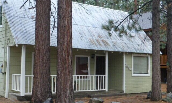 Bijou Pines Cabin | Family Cabin with Pool & Ocean Views - Rated 9.8 by Guests!