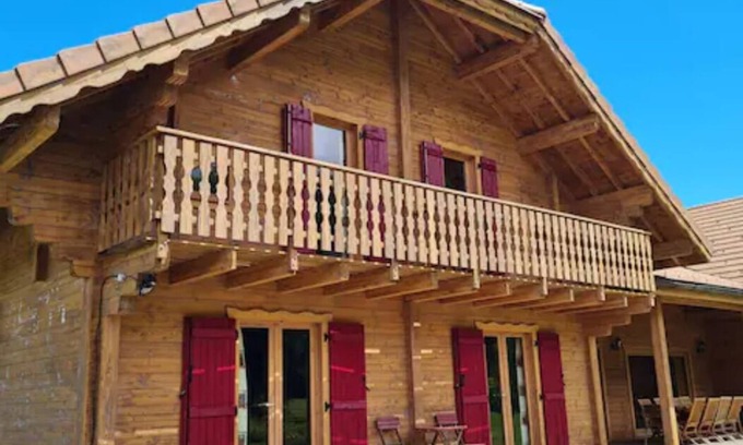 Poligny Ski Chalet | Family-Friendly Chalet with Mountain Views and Great Amenities