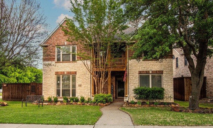 Frisco House | LARGE, FAMILY FRIENDLY HOME, POOL OASIS, CLOSE TO PGA/STAR/TOYOTA STADIUM nn