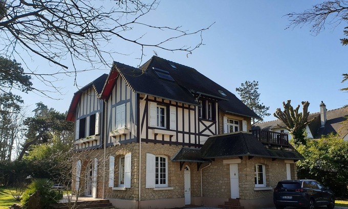 Le Home House | Large family home 3 minutes walk from the beach