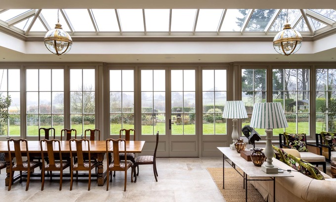Shere House | Family Retreat with Pool and Scenic Views - 10/10 Rated