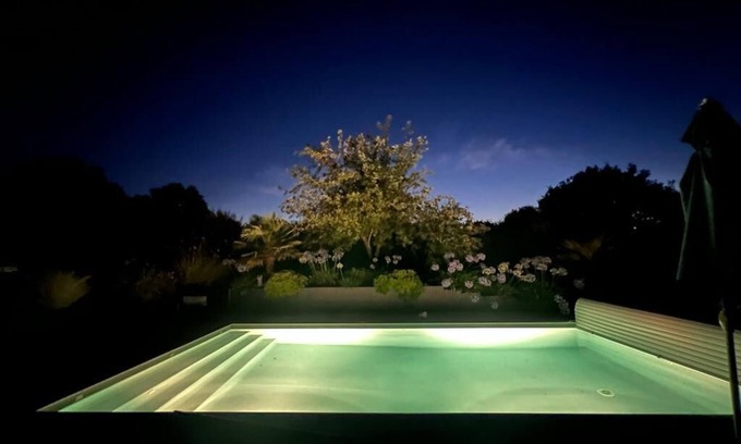 Guerande House | Spacious Family Retreat with Heated Pool Near Medieval Town