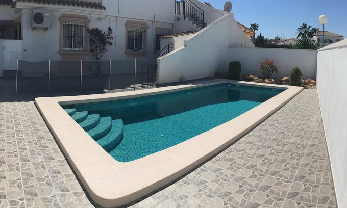 Los Alcazares Villa | Family Villa with Private Pool Near Beach - Rated 9.6/10
