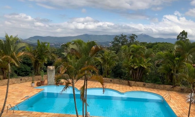 Campos de Atibaia Cottage | Inviting Country House with Pool and Scenic Views in Atibaia