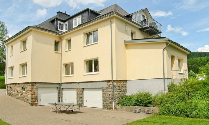 Goddelsbach Apartment | Large flat in the Sauerland with its own terrace